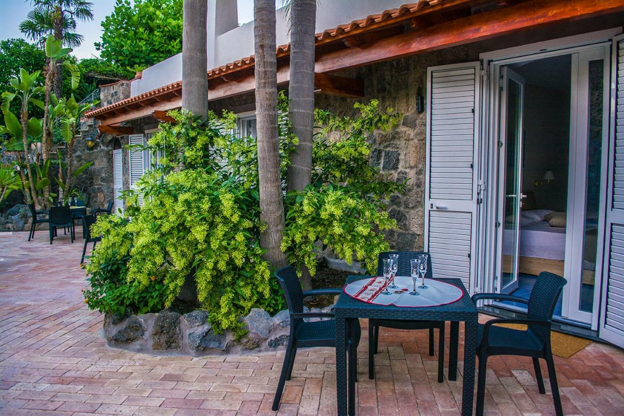 Villa Marylu' Ísquia Exterior foto